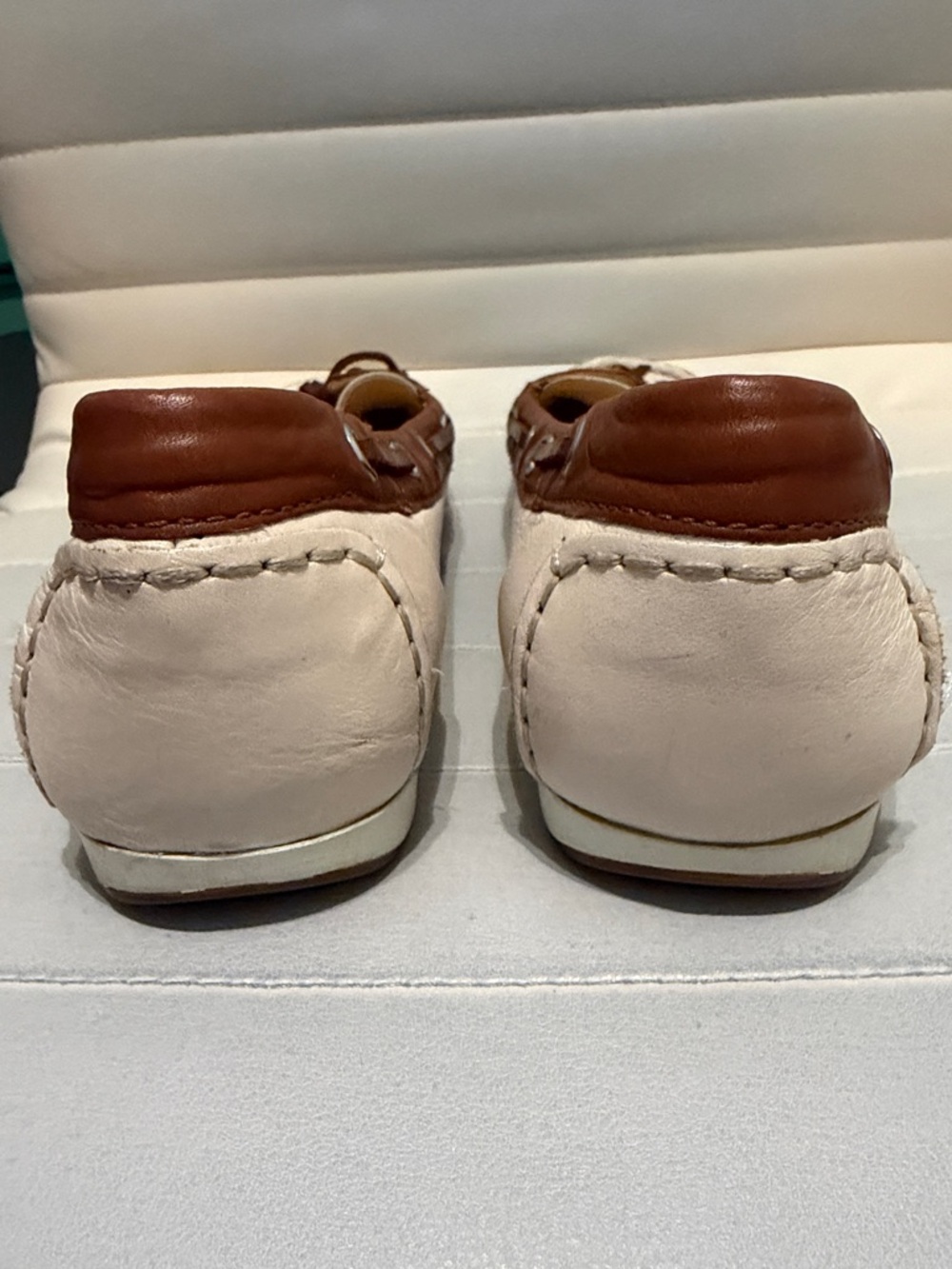 Cole Haan Womens Tali Boat Shoe ll Size 9 Leather Loafer Ivory Brown Slip On - Picture 4 of 7
